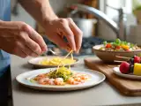 Dossiers: Menu sans gluten, 2 juin : carpaccio de crevettes, un ragoût végétarien et des brochettes de fruits au chocolat
