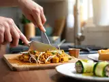 Dossiers: Menu du jour, 20 juillet : roulés de courgette à la sardine, un pad thaï au tofu savoureux, et une délicieuse tarte fine aux abricots