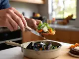 Dossiers: Menu du jour, 14 juillet : une tartine estivale, des moules crémeuses et une tarte brésilienne
