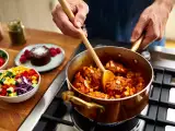 Dossiers: Menu sans gluten, 28 juillet : une explosion de couleurs et de saveurs avec salade rubik's cube, veau à la marocaine et un dessert rapide