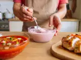 Dossiers: Menu sans gluten, 14 juillet : fraîcheur estivale avec gaspacho, poulet miel et moutarde, et nice cream fruitée