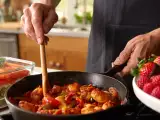 Dossiers: Menu sans gluten, 6 juillet : terrine de saumon, poulet basquaise et framboises enrobées de chocolat