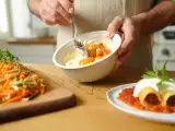 Dossiers: Menu végétarien, 21 juillet : une explosion de couleurs avec carottes épicées, cannellonis à la brousse et gâteau aux pêches caramélisées