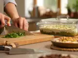 Dossiers: Menu végétarien, 1 juillet : fraîcheur estivale avec salade, terrine verte et cake à la banane