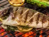Dossiers: Votre poisson colle toujours au barbecue ? Ces gestes tout simples peuvent tout changer cet été