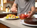 Dossiers: Menu du jour, 1 août : gaspacho aux fraises, sandwich sushi au saumon et fondant au chocolat protéiné