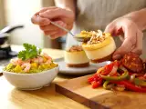 Dossiers: Menu sans gluten, 24 août : tartare de crevette, mangue et avocat, piperade basque, gâteau à la noix de coco