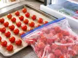 Dossiers: L'astuce pour congeler des tomates cerises et les retrouver en parfait état en hiver : fini les blocs compacts !