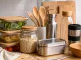 Dossiers: Bois, verre, inox : pourquoi nos cuisines abandonnent peu à peu le plastique