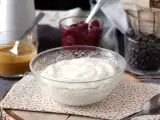 Dossiers: Skyr, fromage blanc ou yaourt grec : lequel apporte le plus de protéines et le moins de calories ?