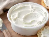 Dossiers: Fromage frais entamé : comment finir le pot avec ces recettes rapides