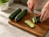 Dossiers: Peau, pépins, amertume : comment préparer le concombre pour mieux le digérer