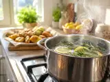 Dossiers: Votre cuisine sent la friture ? L’astuce simple à lancer pendant la cuisson