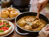 Dossiers: Menu du jour, 1 septembre : cheesecake salé, poulet yassa et pommes au four