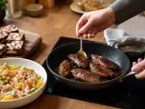 Dossiers: Menu sans gluten, 15 septembre : salade de saumon, des aiguillettes de canard au miel, et des carrés marbrés aux deux chocolats