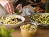 Dossiers: Menu végétarien, 25 septembre : salade fraîche, des gnocchis maison au pesto et une compote de fruits