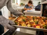 Dossiers: Soir d’école : 12 idées de dîners au four quand on n’a pas envie de sortir trois casseroles