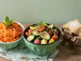 Dossiers: Menu végétarien, 12 octobre : salade de carottes, wok de courgettes, carottes et céleri, petits biscuits croquants à la farine de châtaigne