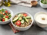 Dossiers: Menu végétarien, 30 octobre : salade de cornichons à l'huile de noisette, bento, crème pâtissière légère au lait de riz