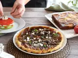 Dossiers: Menu du jour, 26 octobre : mille feuille de saumon, tarte tatin aux échalotes et gâteau invisible aux pommes