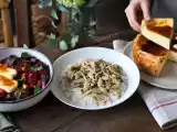 Dossiers: Menu du jour, 1 octobre : une salade de betteraves au halloumi, un poulet vapeur au gingembre et un flan pâtissier crémeux