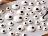 Dossiers: Halloween : ces petits yeux en sucre maison vont transformer vos desserts !