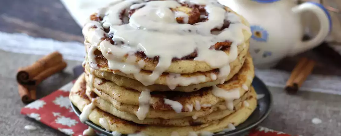 Pancakes façon cinnamon roll, pour les amoureux de cannelle