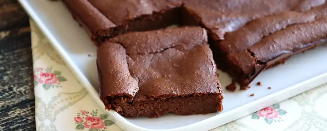 Vous ne croirez pas qu’il est sans beurre : le gâteau au chocolat le plus fondant que vous goûterez cet automne