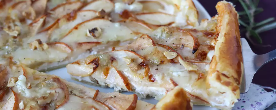 Tarte aux poires, gorgonzola et noix