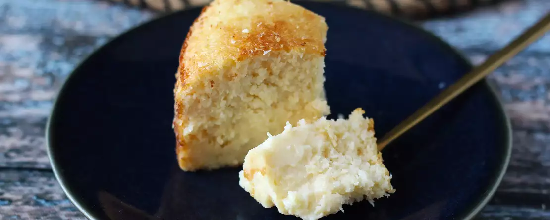 Gâteau-flan à la noix de coco et au lait concentré, facile et fondant
