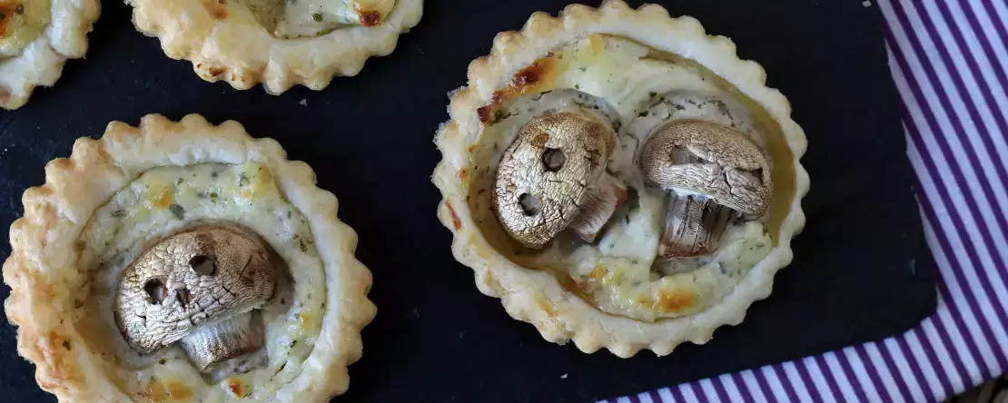Tartelettes pour halloween aux champignons et fromage ail et fines herbes
