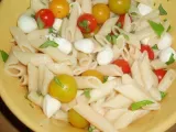 Recette Salade de penne aux tomates cerises et mozzarella et clin d'oeil à une italienne