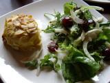 Recette Salades mélees, cerises et fenouil et chevre chaud en croute d'amande