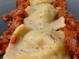 Recette Raviolis épicés à la viande et à la sauce tomates