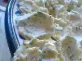 Recette Mousse de chèvre ciboulette noisettes sur crackers soufflés