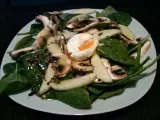 Recette Salade de pousses d'épinard aux oeufs mollets et aux champignons
