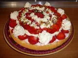 Recette Mousses fraises & rhubarbe sur une génoise
