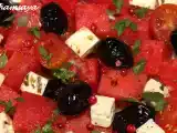 Recette Salade pastèque, feta, tomates cerises et baies roses