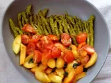 Recette Salade d'asperges tomates abricots & basilic, sauce orange et vinaigre balsamique
