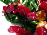 Recette L'idée du week-end : salade tiède d'épinards, vinaigrette aux betteraves et aux noix