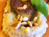 Recette Blinis au caviar d’aubergines, figues rôties au miel et pignons