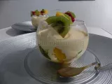 Recette Crème au chocolat blanc sur un lit de fruits frais