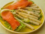 Recette Salade de pointes d'asperges à la truite fumée