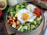 Recette Buddha bowl végétarien - une belle salade équilibrée et colorée!