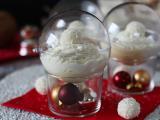 Recette Verrines coco façon raffaello sans cuisson - un dessert féérique dans une boule à neige