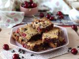 Recette Blondie cerises et chocolat, le gâteau croquant et fondant parfait