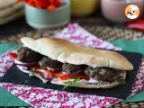 Recette Sandwichs turques aux boulettes de köfte dans du pain à kebab