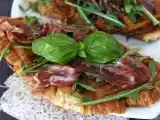 Recette Croffle, le croissant gaufre garni de confiture de figues, fromage de chèvre et jambon!