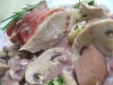 Recette Roulés de blanc de poulet en robe de jambon sauce au vin