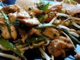 Recette Wok de poulet sauté aux légumes à la citronnelle, coriandre et sésame